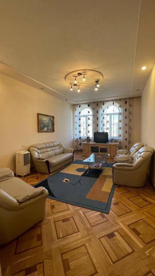 Красивая Квартира В Центре, С Бесплатной Парковкой Yerevan Exterior photo